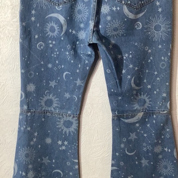 ROMWE - Sz L (see measurements) - 14” bell bottom sun moon stars Hi Rise Jeans - Picture 5 of 9